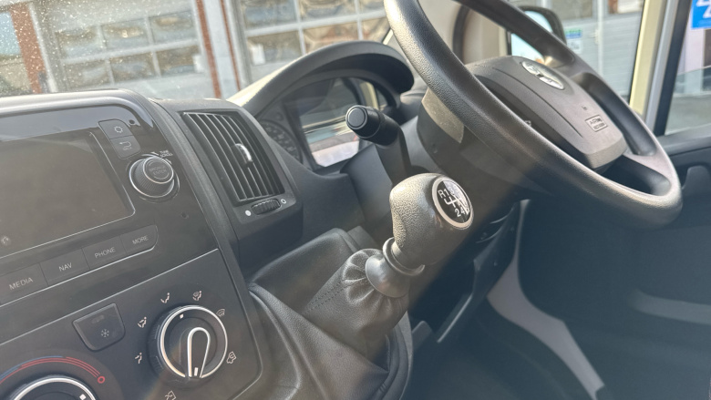 Vauxhall Movano 3500 L3 Diesel Fwd 2.2 Turbo D 140ps H2 Van Dynamic